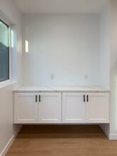7834 S Harvard Blvd in Los Angeles, CA - Foto de edificio - Building Photo