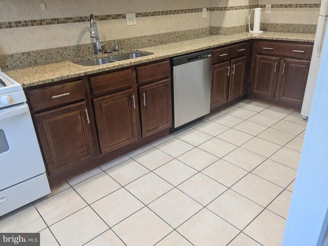 property at 963 E Godfrey Ave