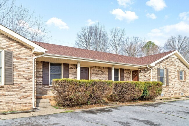 144 Darlene Dr in Clarksville, TN - Building Photo - Building Photo