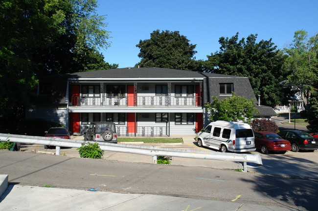 Maplewood Apartments in East Lansing, MI - Foto de edificio - Building Photo