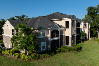 Villaggio on the Lakes in Port Orange, FL - Building Photo - Primary Photo