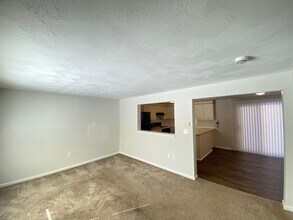 13 Styles Rd in New Boston, NH - Building Photo - Building Photo