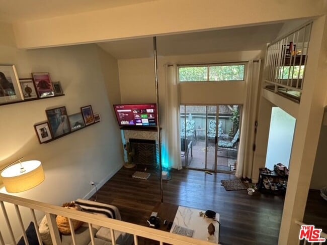 13609 Valerio St in Los Angeles, CA - Building Photo - Building Photo