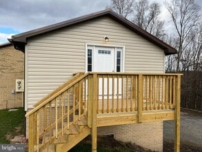 277 Briarwood Cir in Berkeley Springs, WV - Building Photo - Building Photo