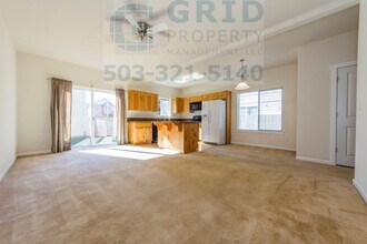 17934 SW Niks Dr in Aloha, OR - Building Photo - Building Photo