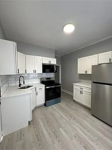 property at 8 S Morley St