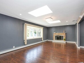 145 Cold Spring Rd in Syosset, NY - Building Photo - Building Photo