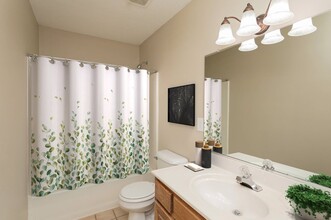 Kerner Mill Townhomes in Kernersville, NC - Foto de edificio - Building Photo