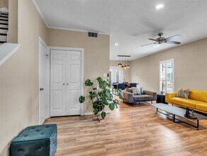 701 Bering Dr in Houston, TX - Building Photo - Building Photo
