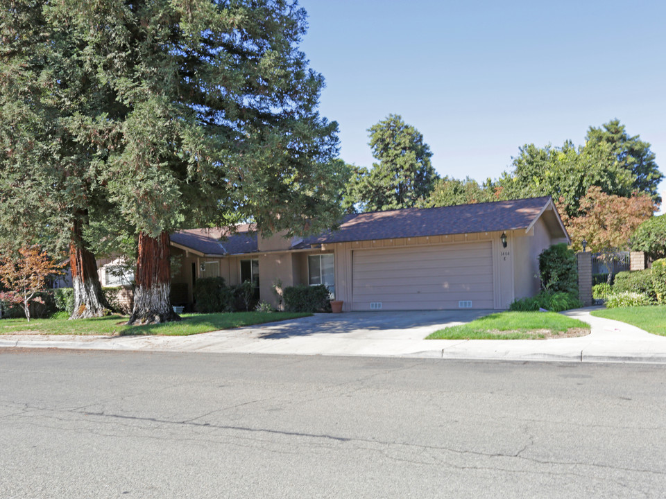 1404 Pierce Dr in Clovis, CA - Building Photo