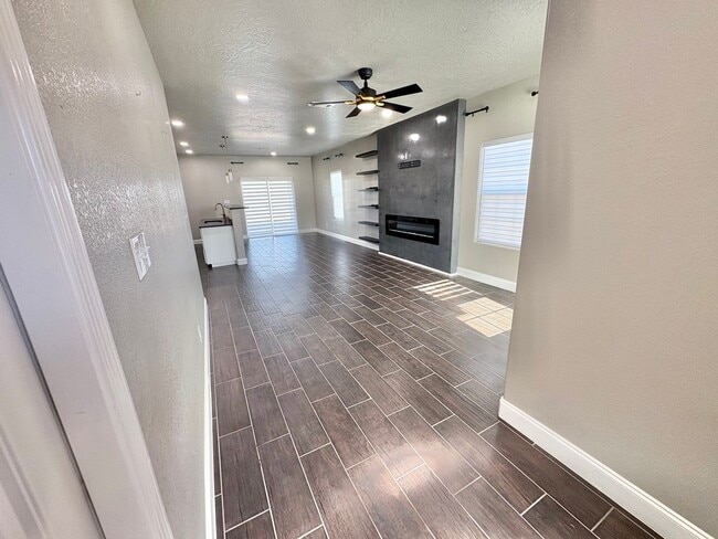 930 E Glorietta Dr in Hobbs, NM - Building Photo - Building Photo