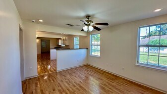 413 Trist Pl in Chalmette, LA - Building Photo