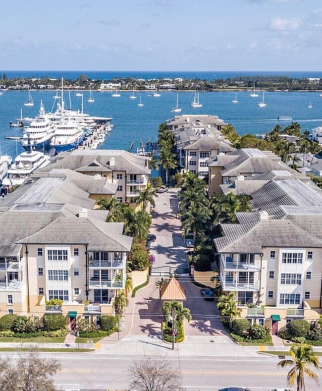 property at 3960 N Flagler Dr