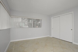 1018 Park Dr, Unit 2 in Indian Harbour Beach, FL - Foto de edificio - Building Photo