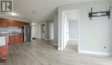 135 James St S in Hamilton, ON - Building Photo - Building Photo