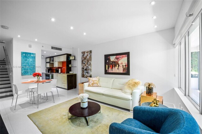 2135 Washington Ct in Miami Beach, FL - Building Photo - Building Photo