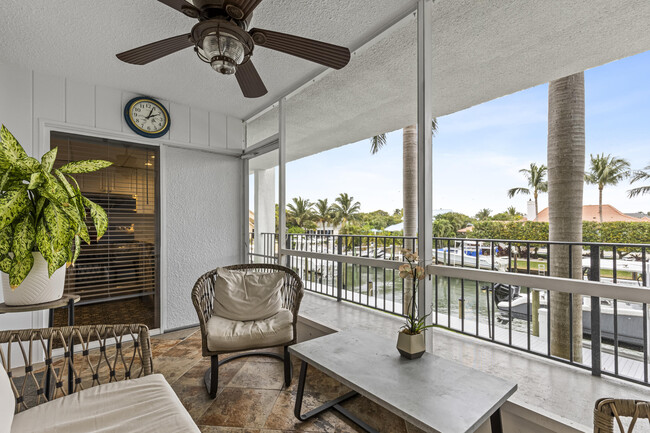 109 Paradise Harbour Blvd in North Palm Beach, FL - Building Photo - Building Photo