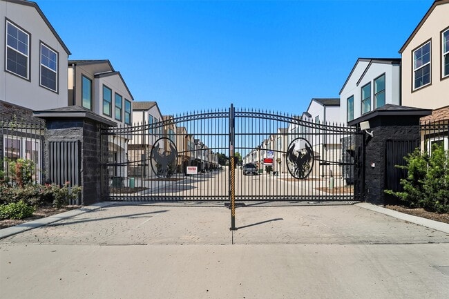 2924 El Fenice Ln in Houston, TX - Foto de edificio - Building Photo