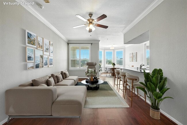 7575 Kirby Dr in Houston, TX - Building Photo - Building Photo