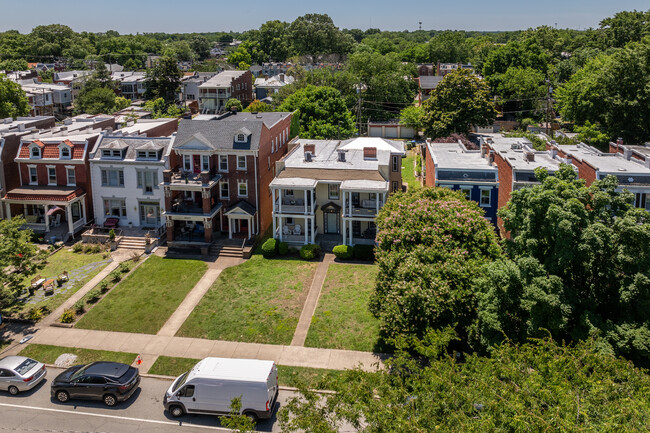 3121 Grove Ave in Richmond, VA - Building Photo - Building Photo