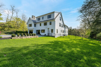 273 Riversville Rd in Greenwich, CT - Building Photo - Building Photo