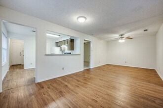 325 Casie Ct in Denton, TX - Building Photo - Building Photo