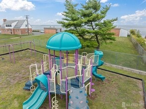 106 Boulevard W in Keyport, NJ - Building Photo - Building Photo