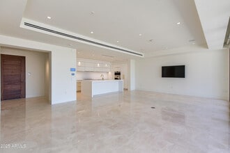 6587 N Palmeraie Blvd in Paradise Valley, AZ - Building Photo - Building Photo