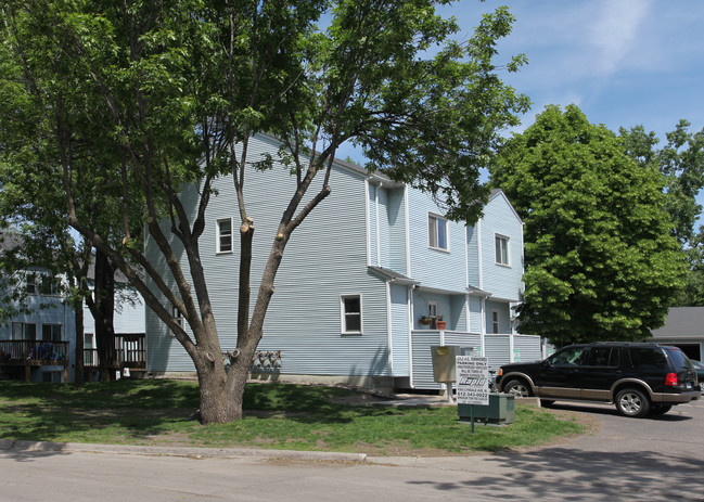 2625 Cole Ave SE in Minneapolis, MN - Building Photo - Building Photo