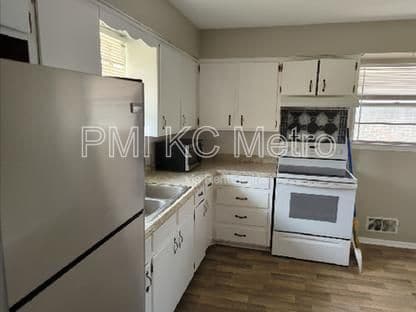 1608 W 24th Terrace S in Independence, MO - Building Photo - Building Photo