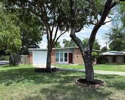 7000 Bryn Mawr Cove in Austin, TX - Building Photo