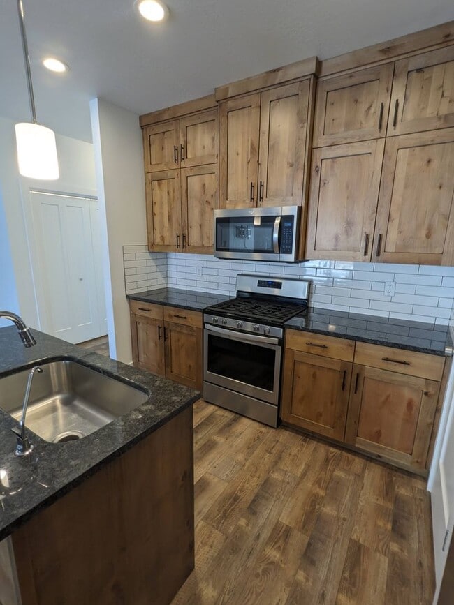 492 W 2200 N in Layton, UT - Building Photo - Building Photo