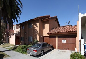 4280 Highland Ave Apartamentos