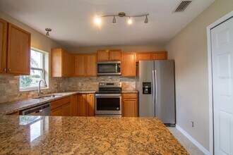 402 Bridgewater Ct in Kissimmee, FL - Building Photo - Building Photo