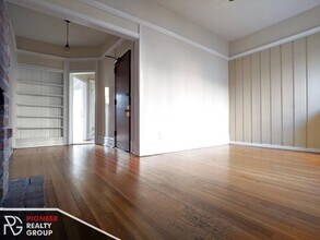 1224 N Dearborn St, Unit 1218-A3 in Chicago, IL - Building Photo - Building Photo