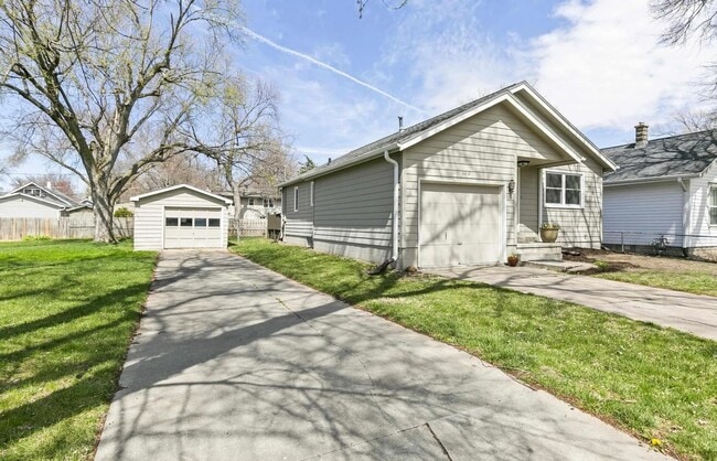 6812 Mason St in Omaha, NE - Building Photo - Building Photo