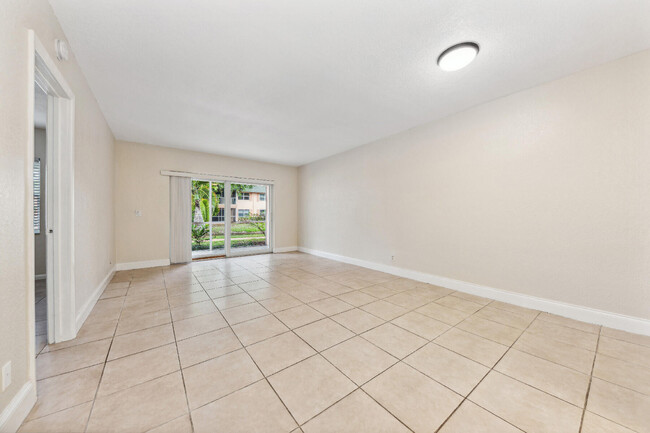 770 SE 2nd Ave in Deerfield Beach, FL - Building Photo - Building Photo