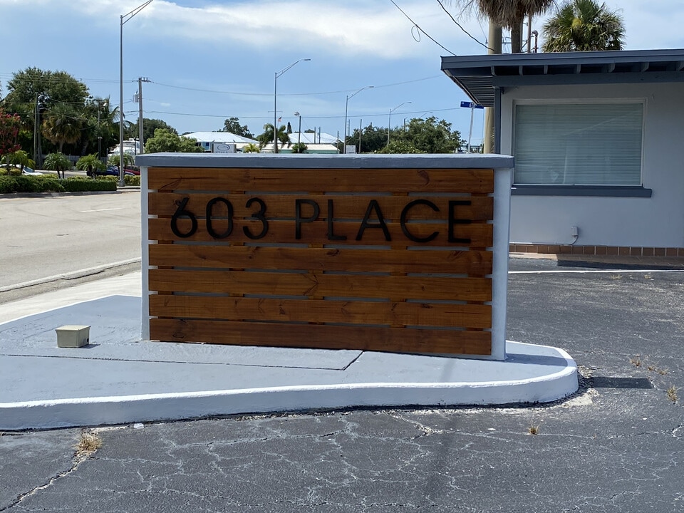 603 SW Federal Hwy in Stuart, FL - Building Photo