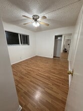 1802 E Glenoaks Blvd, Unit Unit B in Glendale, CA - Foto de edificio - Building Photo
