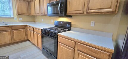 11 Brookview Dr in Newnan, GA - Building Photo - Building Photo