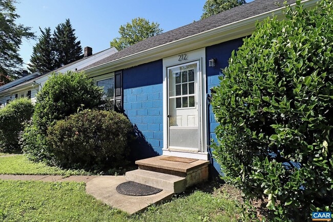212 Shamrock Rd in Charlottesville, VA - Building Photo - Building Photo