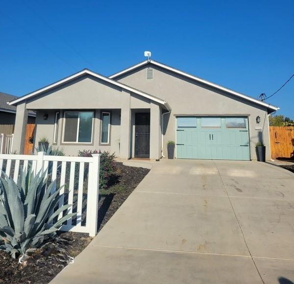 22356 Arnott Dr in Chowchilla, CA - Building Photo