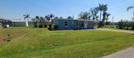 3420 Ash St in Punta Gorda, FL - Foto de edificio - Building Photo