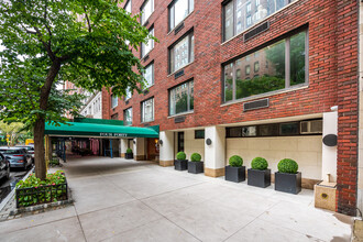 440 E 57th St in New York, NY - Building Photo - Building Photo