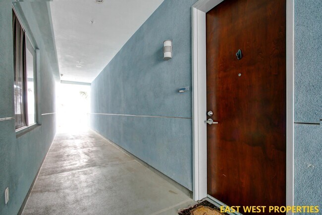 13337 Beach Ave in Marina Del Rey, CA - Building Photo - Building Photo