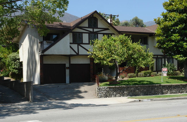 435 Sierra Madre Blvd in Sierra Madre, CA - Building Photo - Building Photo