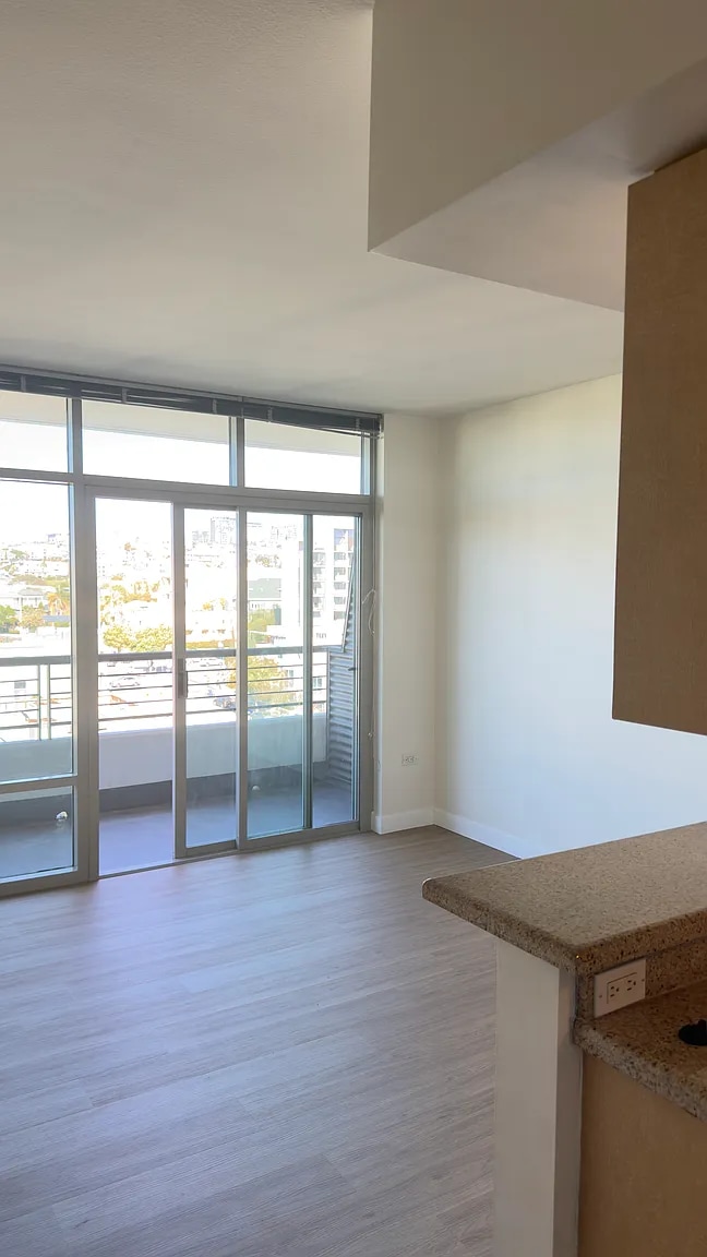 property at 425 W Beech St