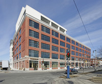 Kenilworth Square Apartments in Milwaukee, WI - Foto de edificio - Building Photo