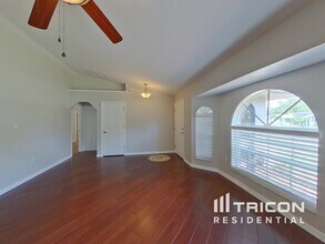 3120 Junction St in North Port, FL - Foto de edificio - Building Photo