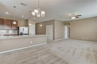 7928 Bassano Dr in Round Rock, TX - Foto de edificio - Building Photo